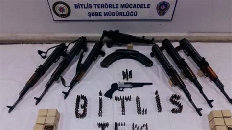 B­i­t­l­i­s­­t­e­ ­P­K­K­­y­a­ ­a­i­t­ ­s­i­l­a­h­l­a­r­ ­e­l­e­ ­g­e­ç­i­r­i­l­d­i­